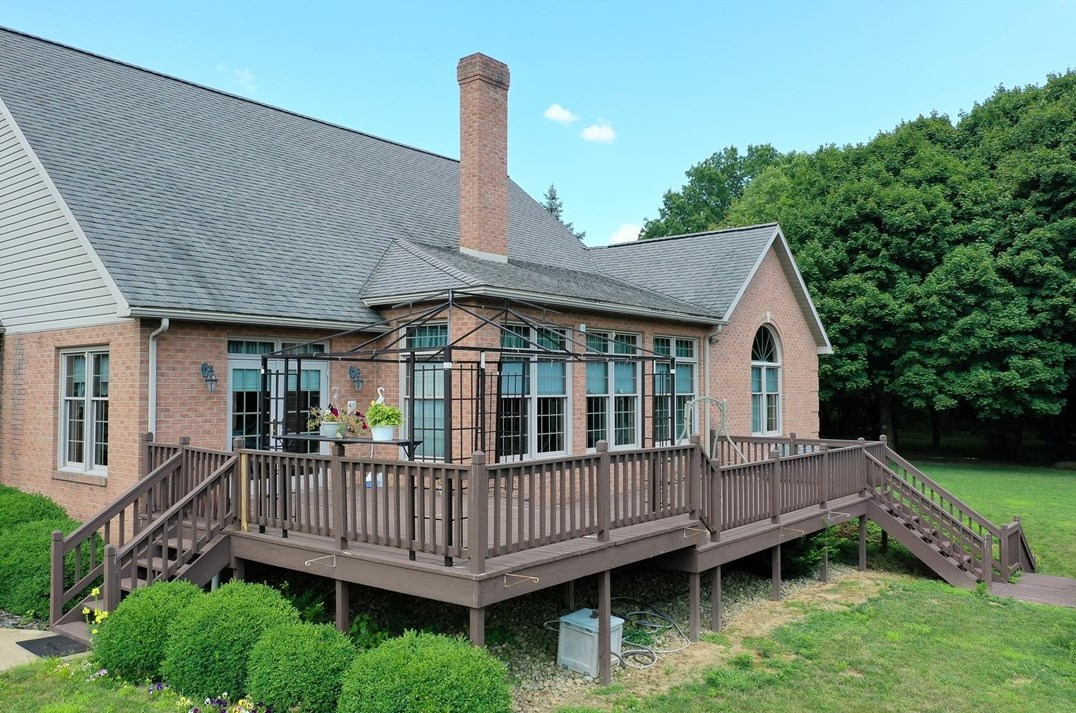 300 Acorn Ln, Prospect, PA 16052