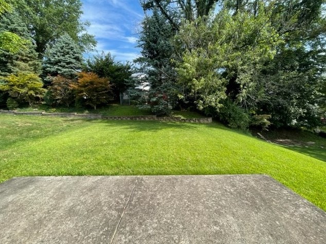 408 Hazelnut Dr, Monroeville PA  15146-1226 exterior