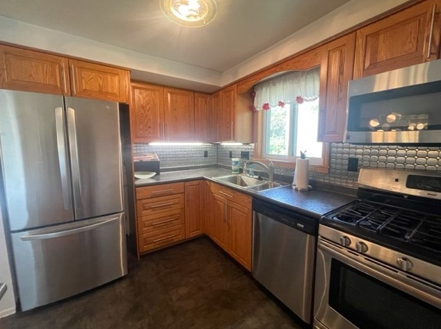 408 Hazelnut Dr, Monroeville PA  15146-1226 exterior