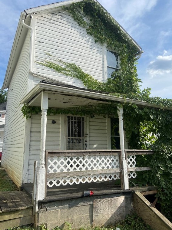 144 Church St, Washington, PA 15301-4353