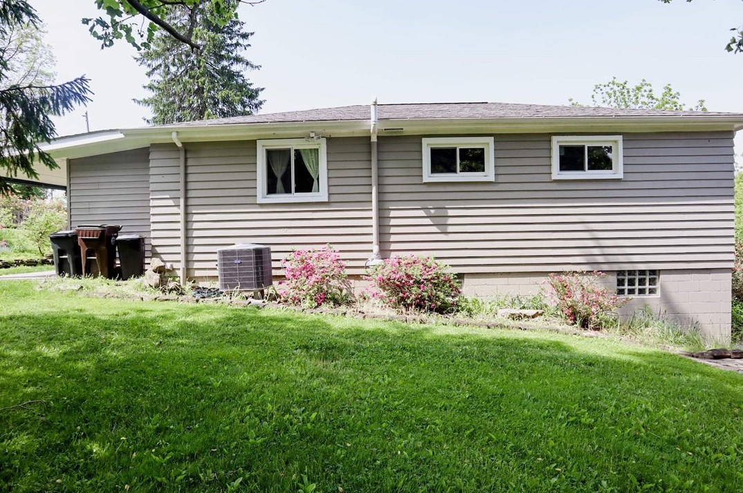 2647 Berlin Farm Rd, Export, PA 15632