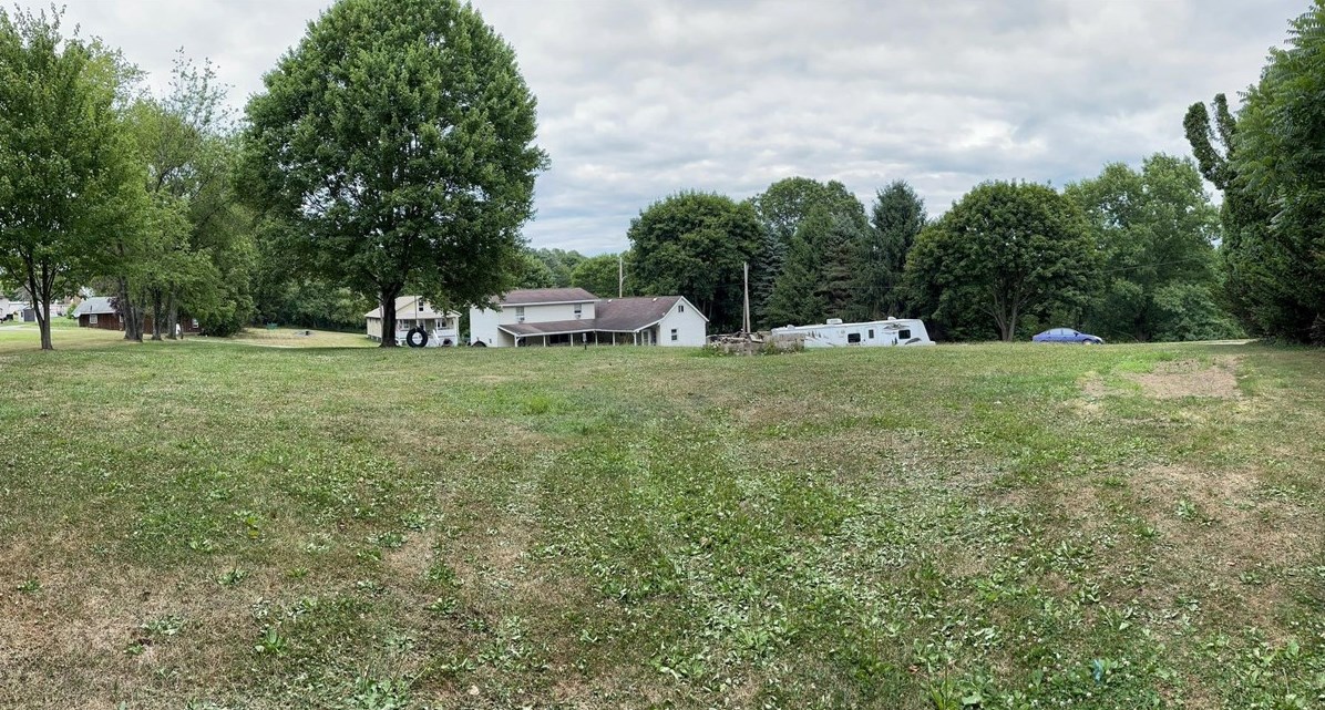 86 Sunbury St, Petrolia, PA 16050-9528