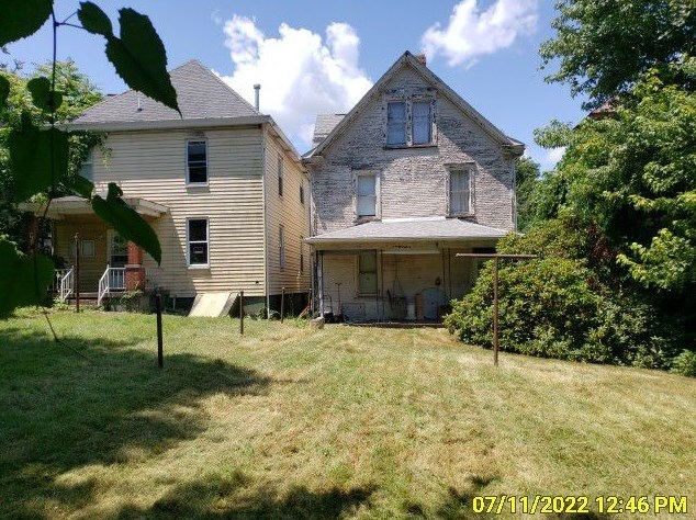 526 9th St, Monessen, PA 15062-1459