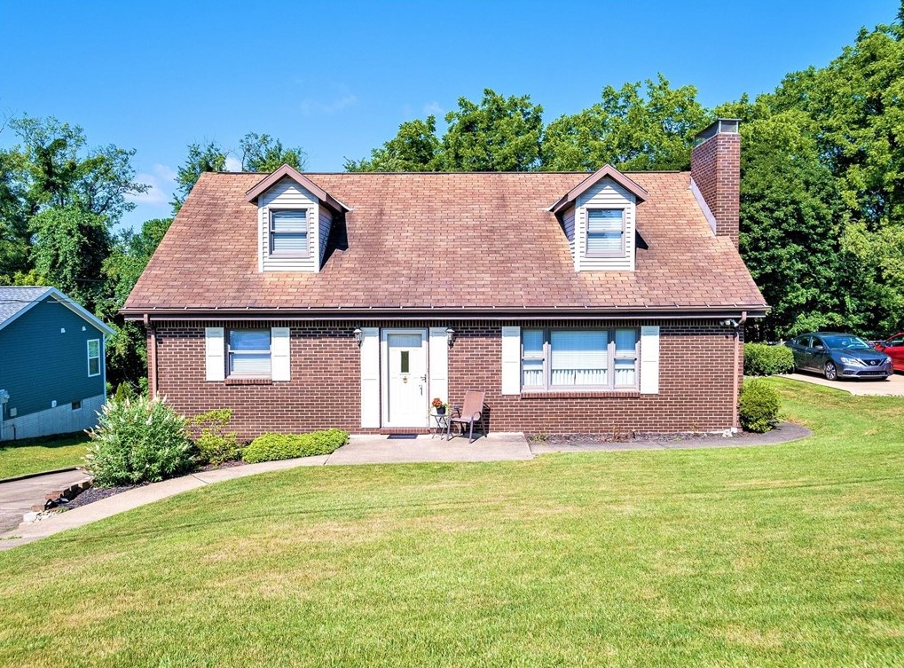 75 Veltri Dr, Washington, PA 15301-1448