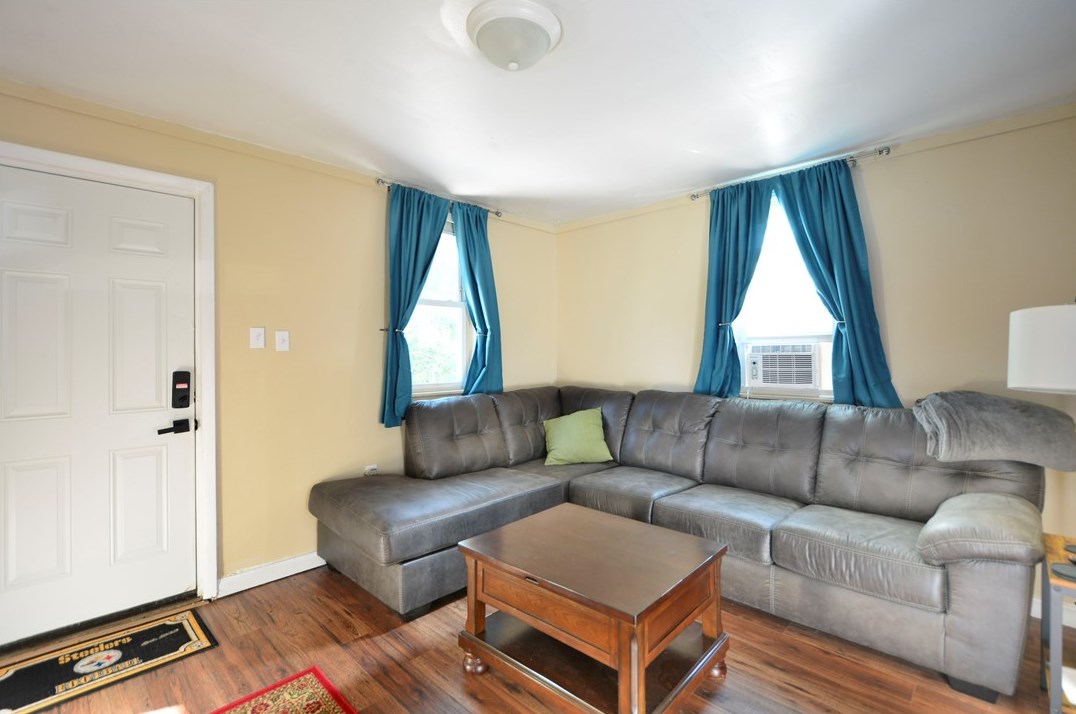 1699 N Walnut St #1, Ambridge, PA 15003