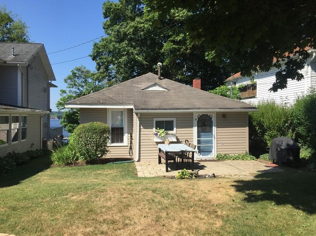 11469 E 1st St, Geneva, PA 16316