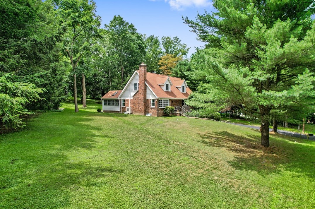 160 Edgemont Rd, Ligonier, PA 15658
