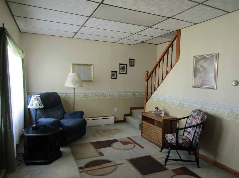 206 Highland Ave, Point Marion, PA 15474-1025