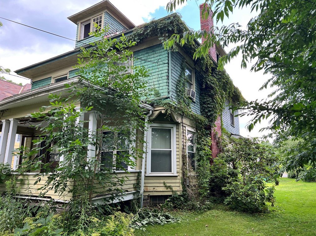 227 Main St, Cambridge Springs, PA 16403-1193