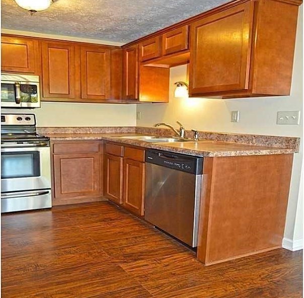 203 Cedar Hill Dr, Canonsburg, PA 15317