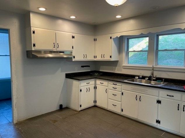 520 Broadway St, Grays Landing, PA 15461-2337