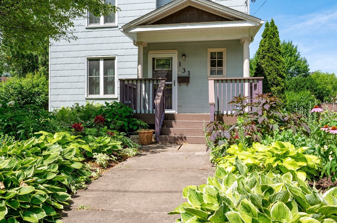 131 Oakland Ave, Hermitage, PA 16146-2333