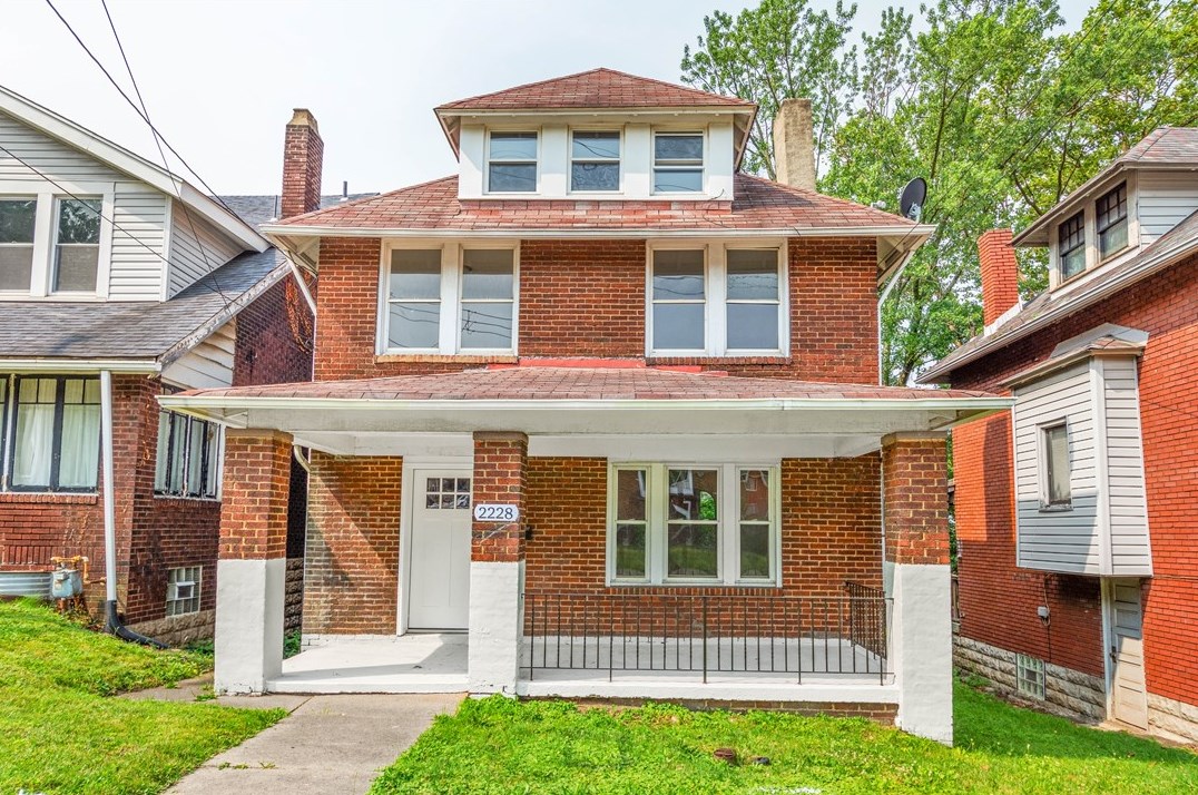 2228 S Braddock Ave, Pittsburgh, PA 15218