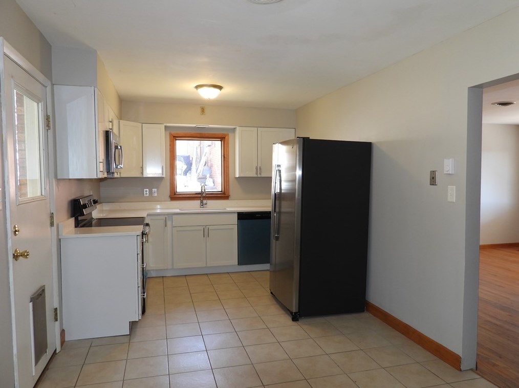419 Canyon Dr, Canonsburg, PA 15317