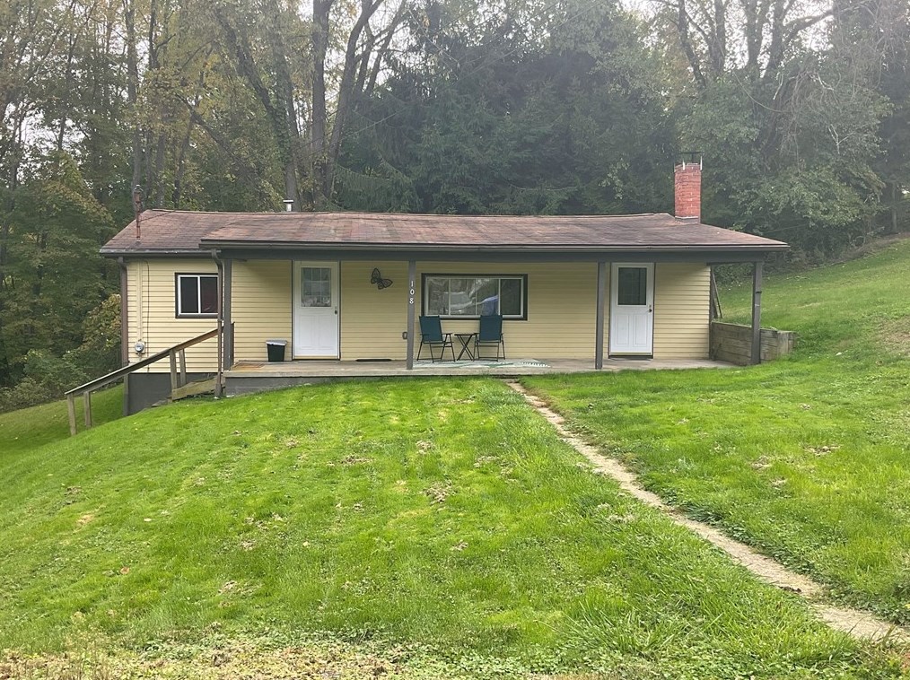108 Mcfadden Rd, Butler, PA 16001-2271