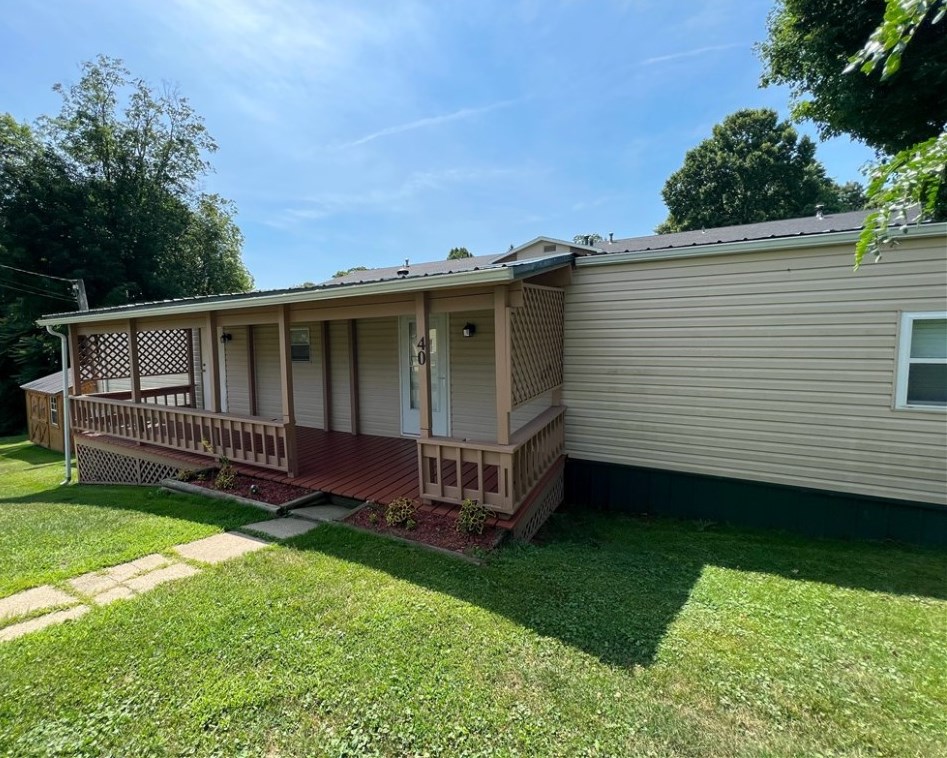 40 Poplar Ln, Stoneboro, PA 16153