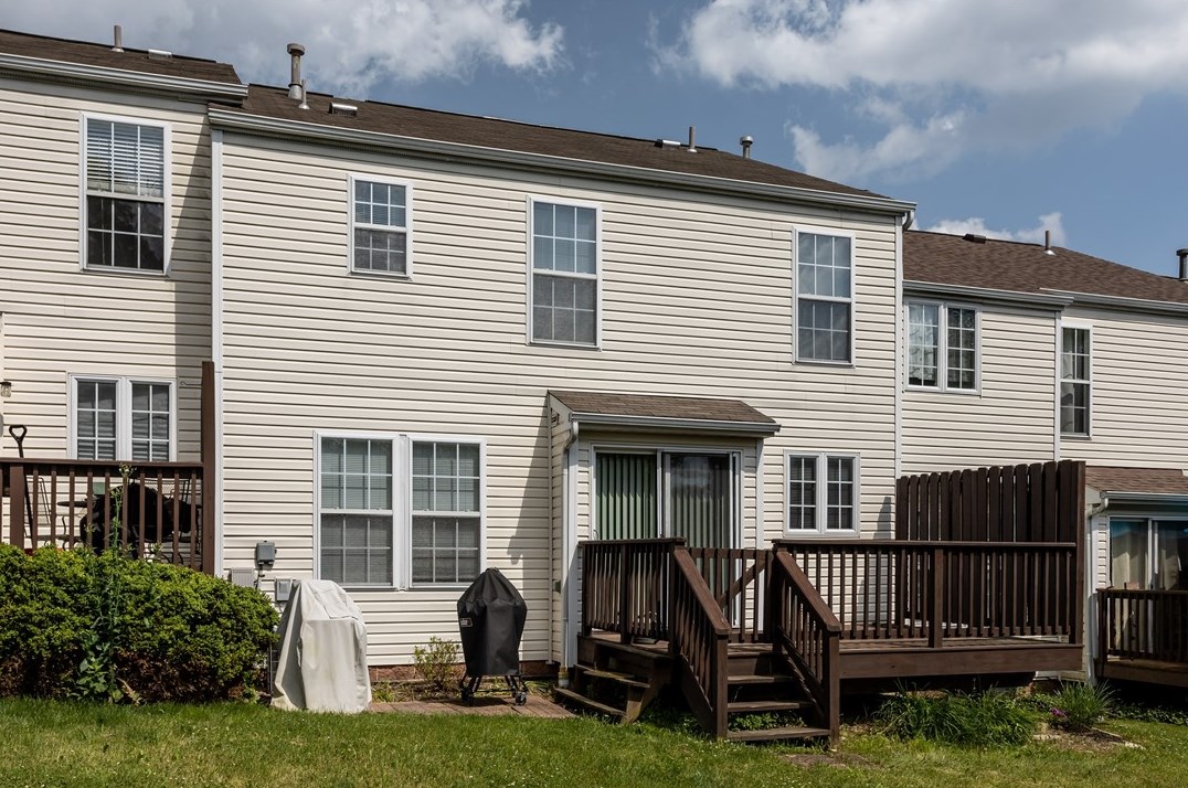 705 Bush Dr, Seven Fields, PA 16046