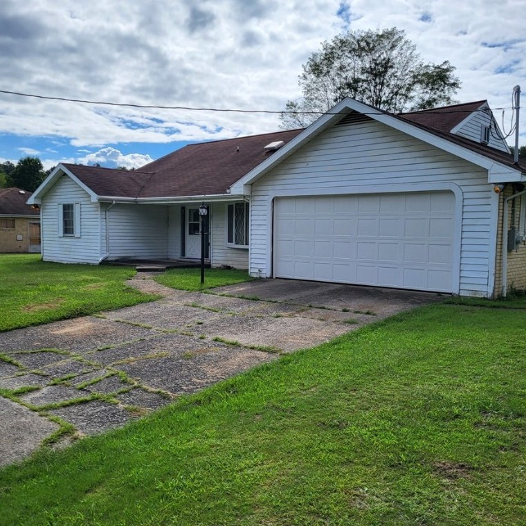 521 Old Route 51 Rd, Smock, PA 15480