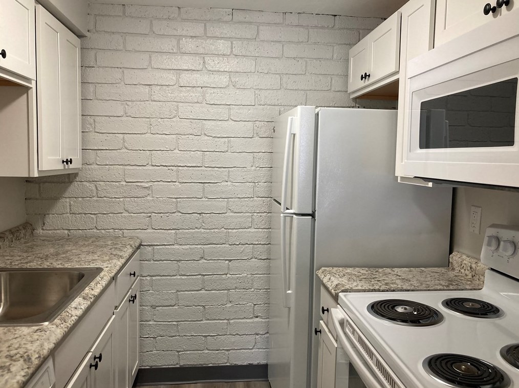 200 Milltown Rd #210, New Kensington, PA 15068