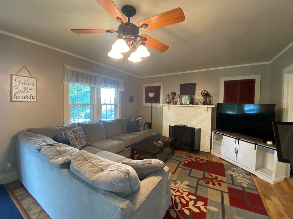 127 Coffee St, Oliphant Furnace, PA 15401-2905