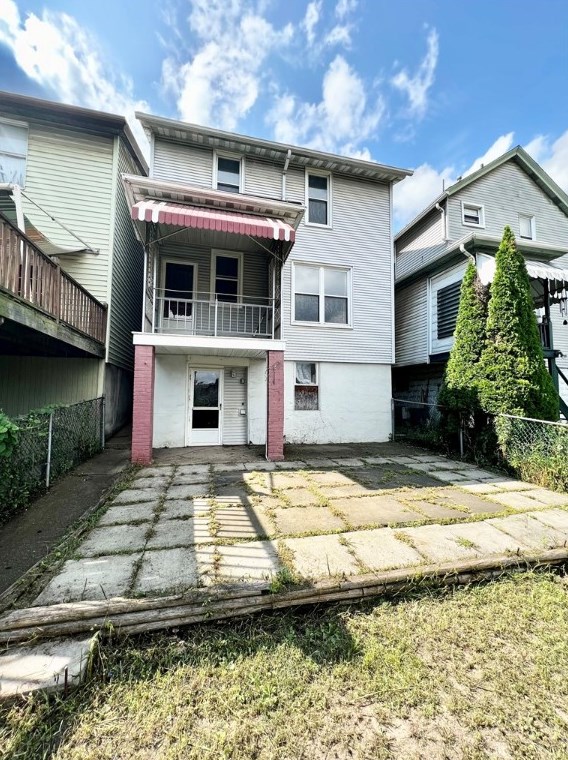 542 Ridge Ave, East Pgh, PA 15112-1130