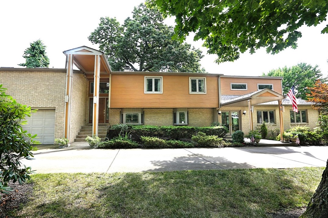 113 Hilltop Ct, Baden, PA 15005-2417