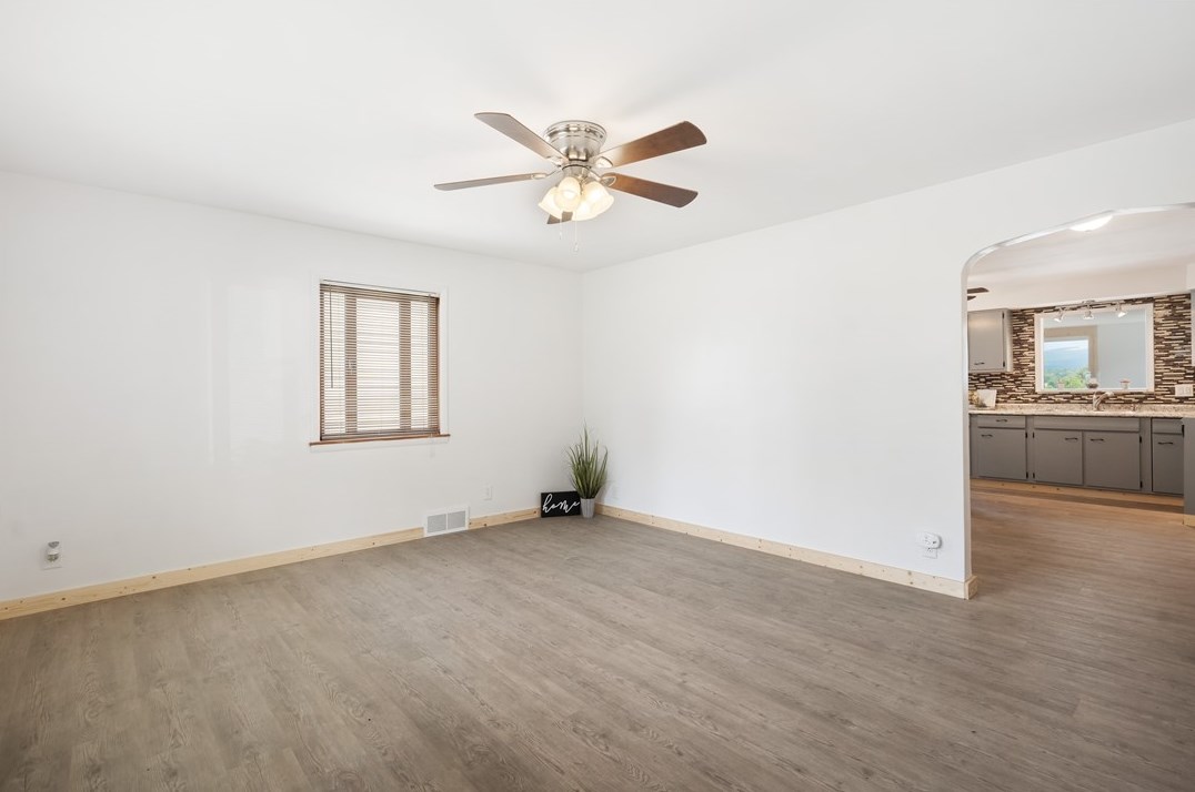 214 Hogsett St, Oliphant Furnace, PA 15401-2317