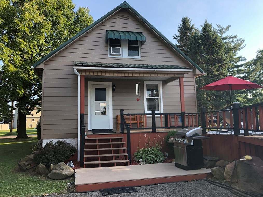 230 State Ave, Ellwood City PA  16117-2427 exterior