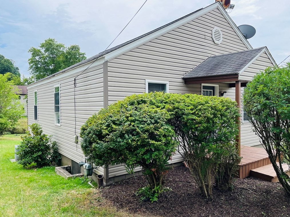 273 S 5th Ave, Clarion, PA 16214