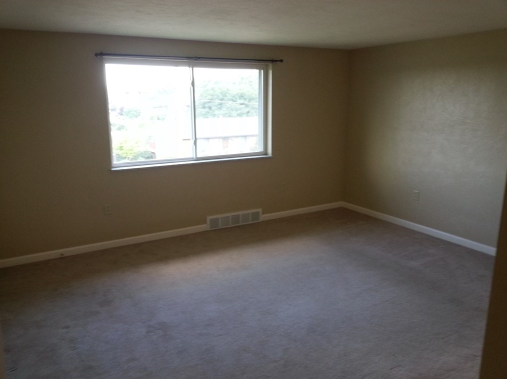 36 Windcrest Dr, Cecil, PA 15321