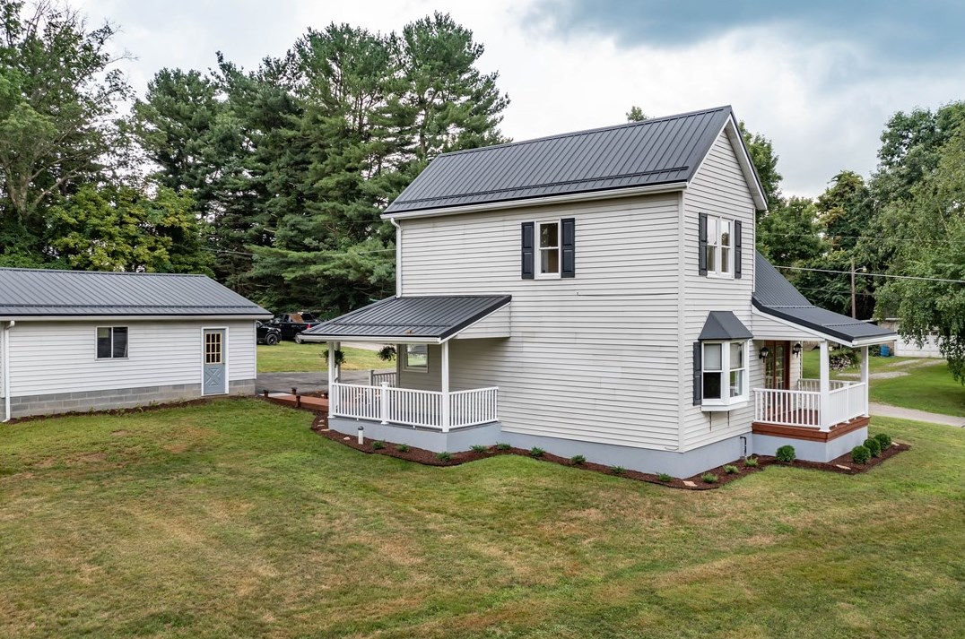 93 Highland Dr, California, PA 15419-1207