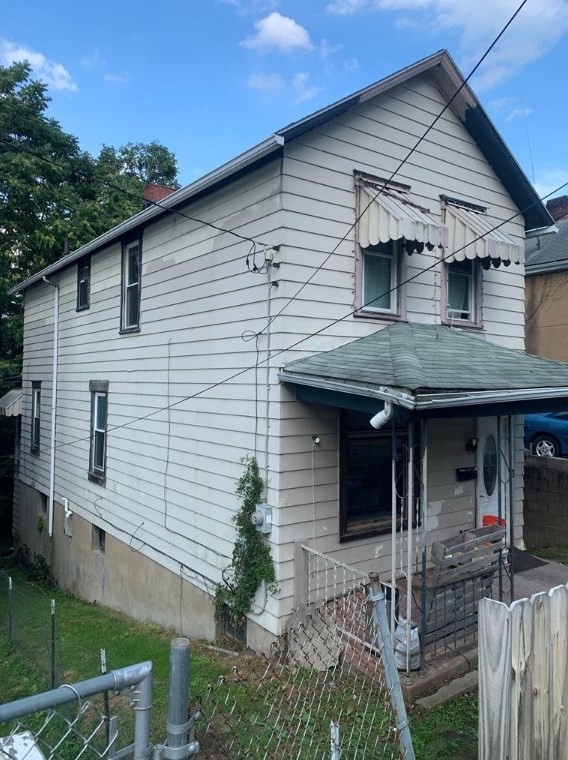 110 Prospect Ave, North Charleroi, PA 15022
