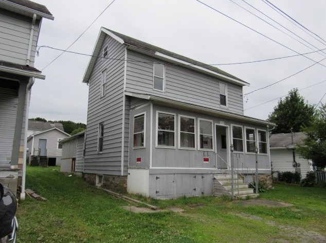 223 Wheeler St, Central City, PA 15926-1045