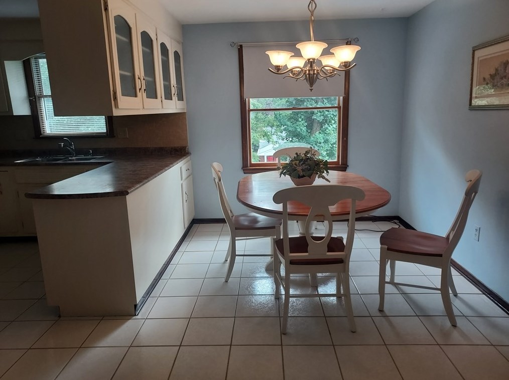 122 Cheshire Dr, Greensburg, PA 15601-5935