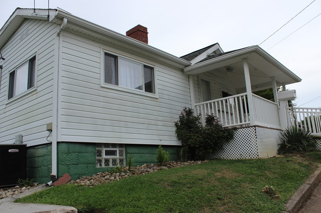 807 Kennedy St, Monongahela, PA 15063
