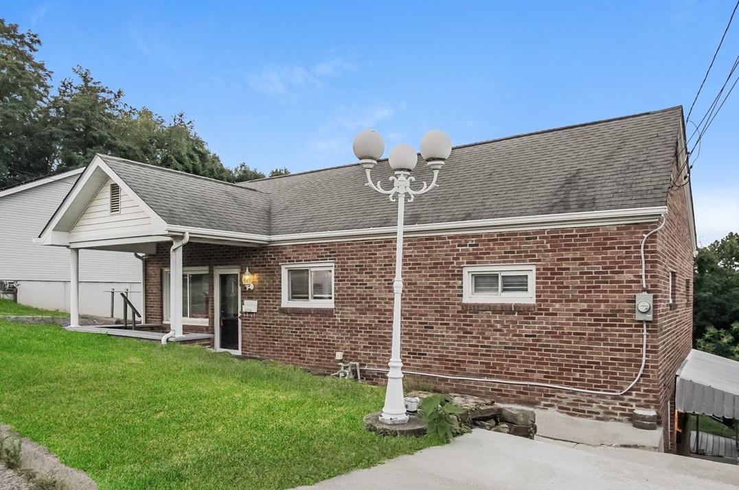 2209 Front St, Monaca, PA 15061