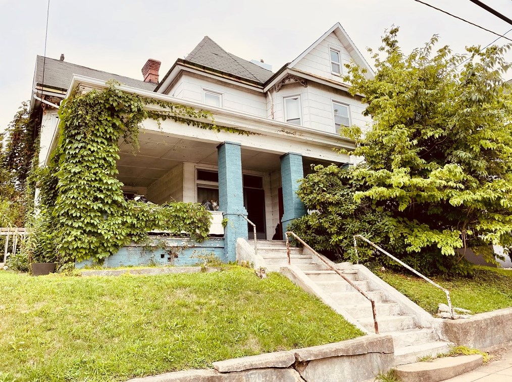 231 Brown St, Everson, PA 15631