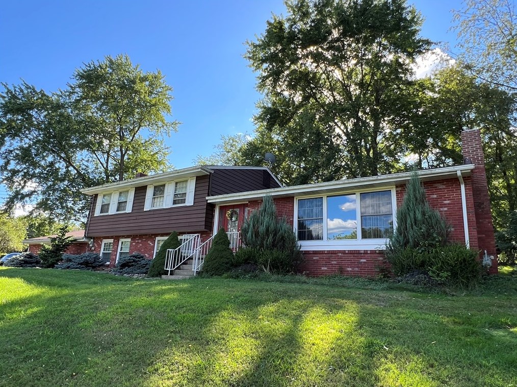 4123 Surrey Dr, Allison Park, PA 15101-3030