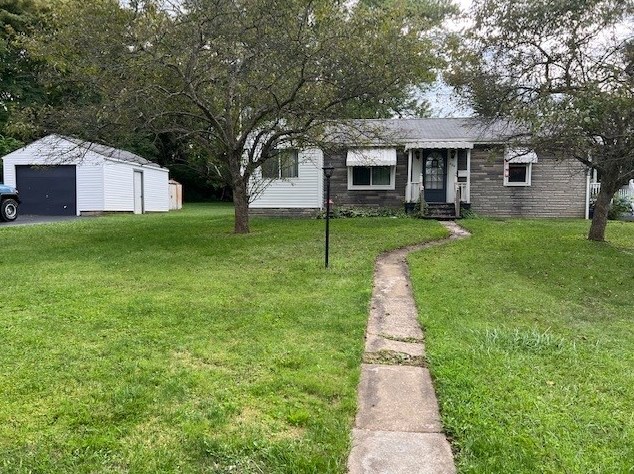 404 Knox Ave, New Castle, PA 16101-1442