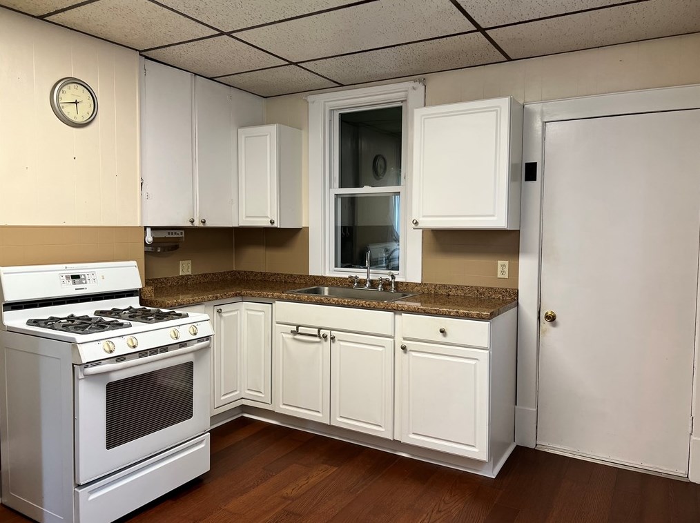 407 W Cherry St, New Castle, PA 16102