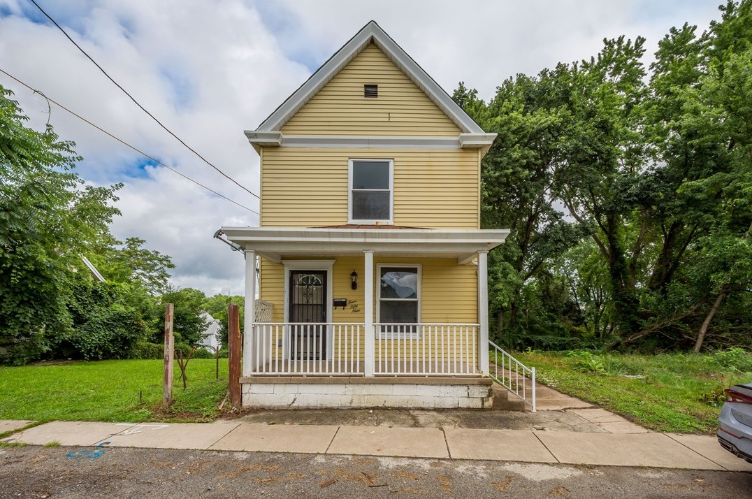 459 Extension Ave, Washington, PA 15301-5512