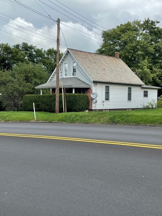 631 S Main St, Slippery Rock, PA 16057