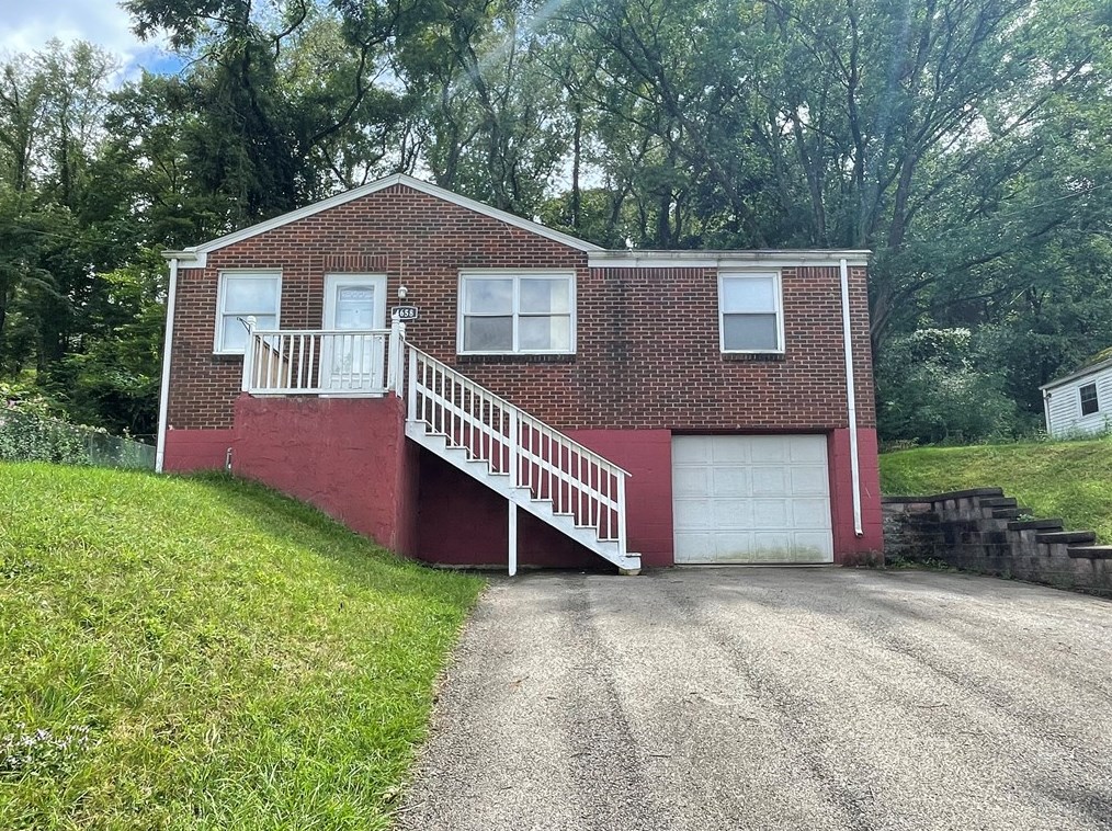 4658 Old William Penn Hwy, Monroeville PA  15146-1836 exterior