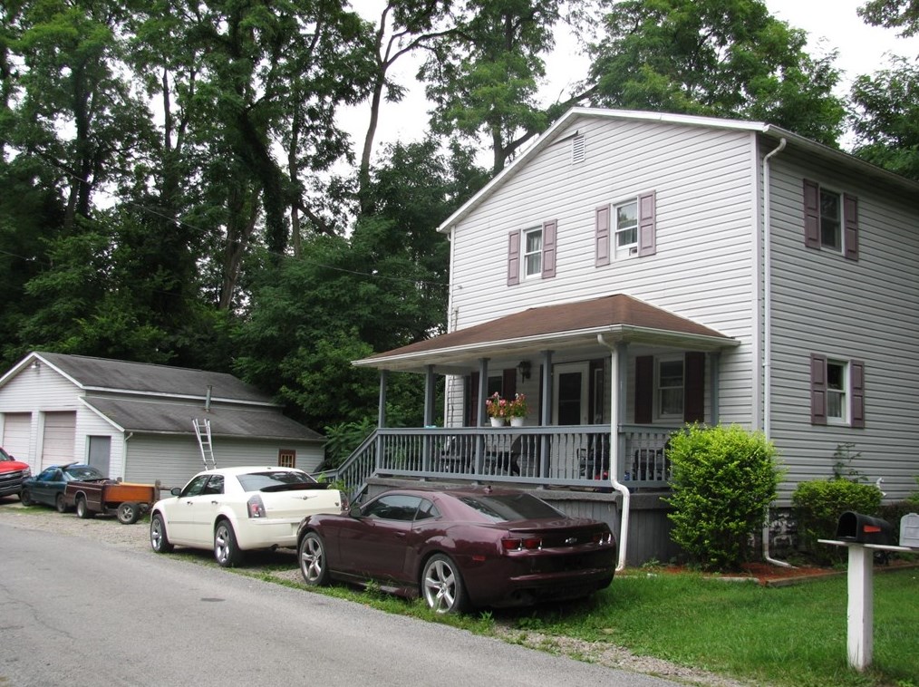 109 S Hazen Ave, Ellwood City, PA 16117