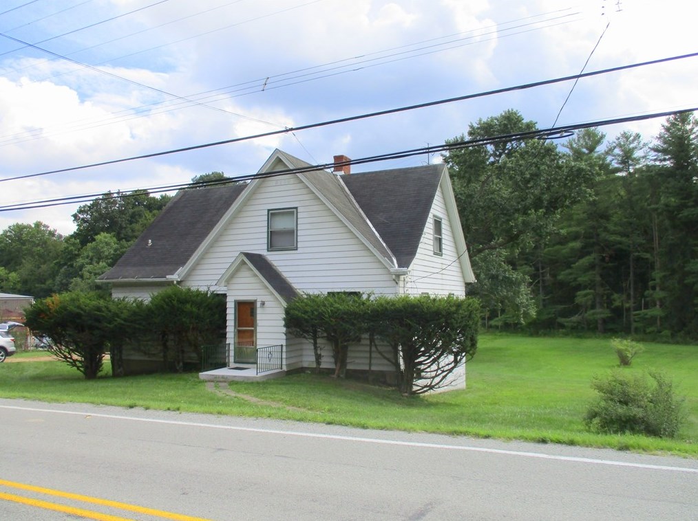 779 Route 30, Imperial, PA 15126