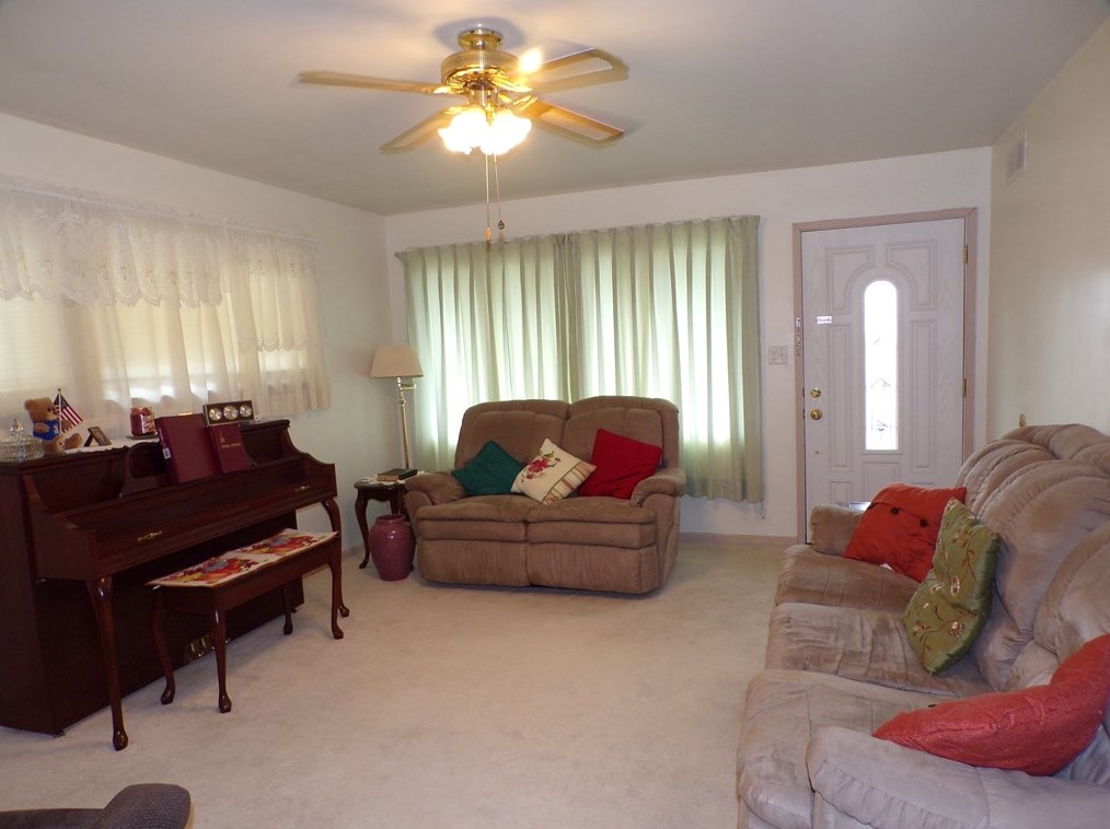 290 Church Ave, Indiana, PA 15701-2213