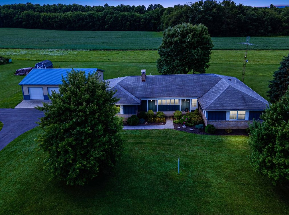 360 Golf Rd, Mercer, PA 16137-1816