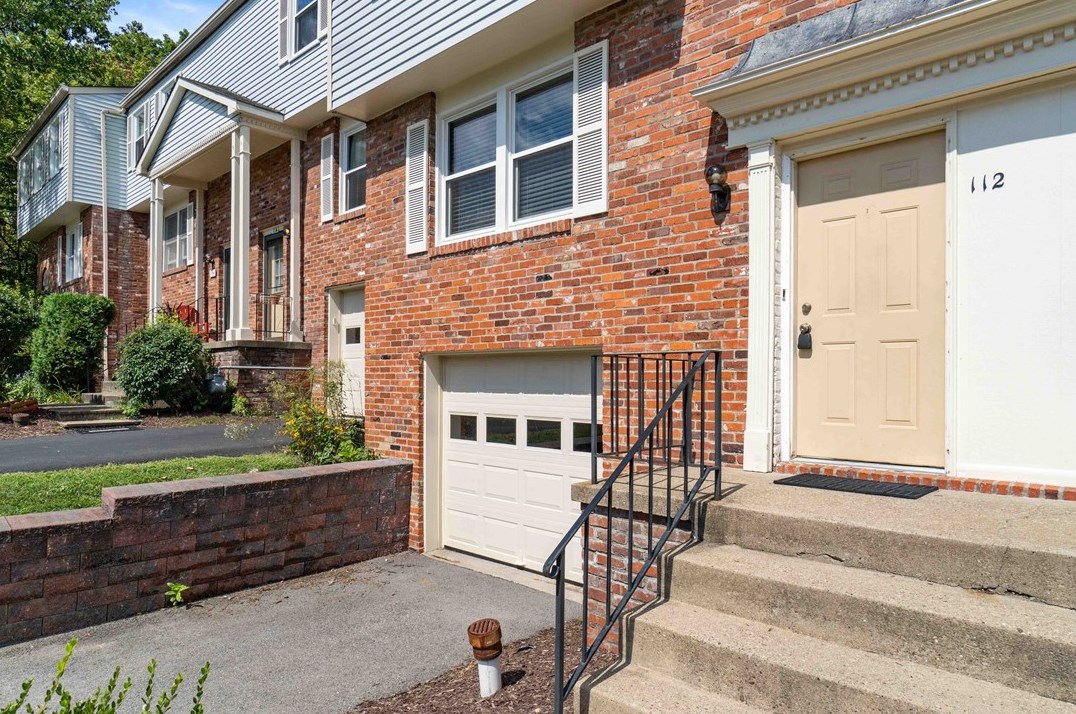 112 Brooke Dr, Venetia PA  15367-1112 exterior