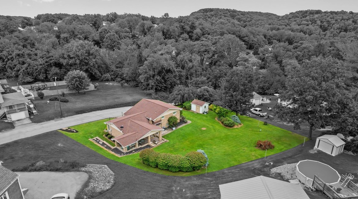 25 Beaver Rd, Jeannette, PA 15644