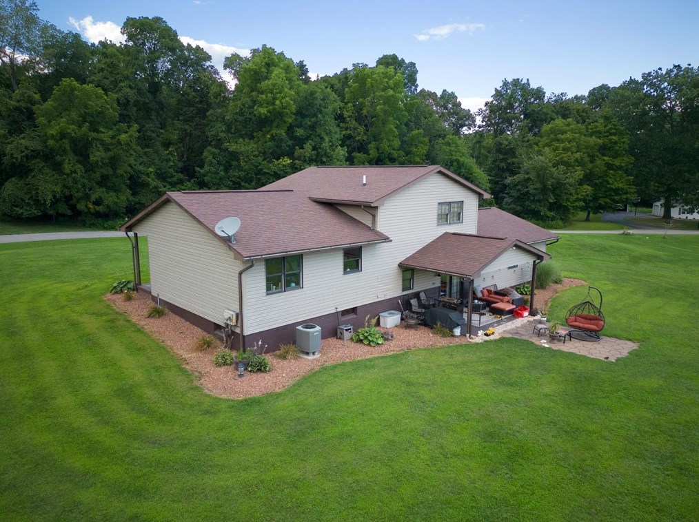 130 James Cir, New Castle, PA 16102-2712